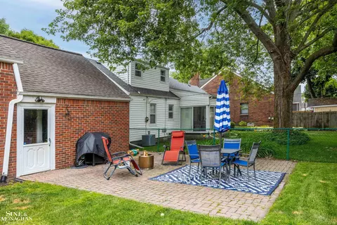 425 Madison, Grosse Pointe Farms, MI 48236 photo 21