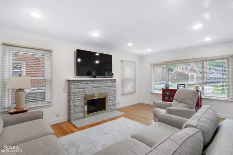 425 Madison, Grosse Pointe Farms, MI 48236 photo 2