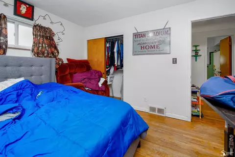 Bedroom - 8124 Bailey, Taylor, MI 48180 photo 3 of 4
