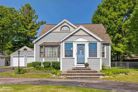 1610 Oakland, Saint Clair, MI 48079