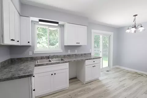 Kitchen - 7192 Partridge, Flushing, MI 48433 photo 3 of 6