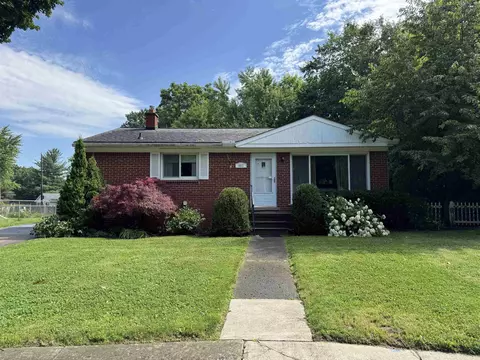 652 Lincoln, Lapeer, MI 48446