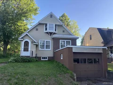 237 E Rdg, Ironwood, MI 49938