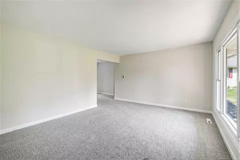 Living - 1379 Williamsburg, Flint, MI 48507 photo 2 of 2