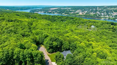 1906 White Oak, Houghton, MI 49931