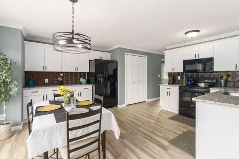 Kitchen - 1505 Shrewsbury, Adrian, MI 49221 photo 1 of 4