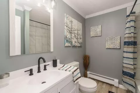 Bath - 1505 Shrewsbury, Adrian, MI 49221 photo 3 of 4
