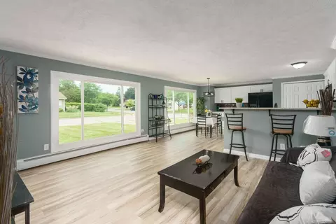 Living - 1505 Shrewsbury, Adrian, MI 49221 photo 1 of 3