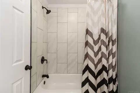 Bath - 1505 Shrewsbury, Adrian, MI 49221 photo 2 of 4