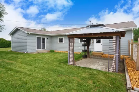 Exterior - 1505 Shrewsbury, Adrian, MI 49221 photo 5 of 10
