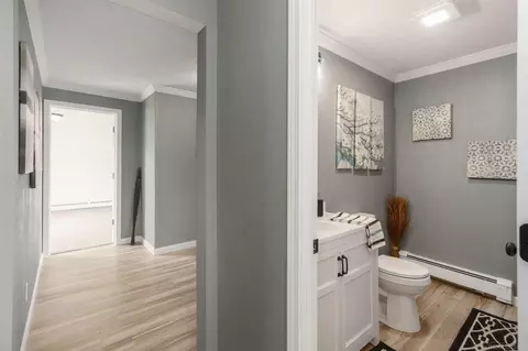 Entry Way - 1505 Shrewsbury, Adrian, MI 49221 photo 2 of 3