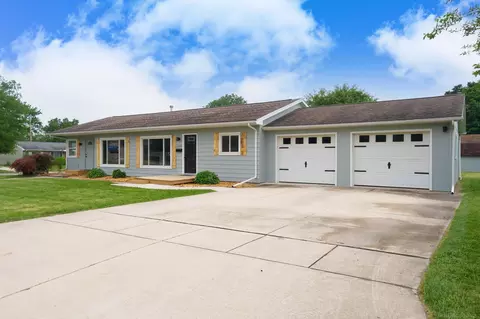 Exterior - 1505 Shrewsbury, Adrian, MI 49221 photo 3 of 10