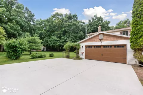 11206 E Atherton, Davison, MI 48423 photo 35