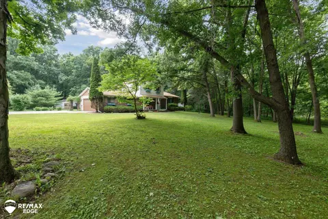 11206 E Atherton, Davison, MI 48423 photo 3