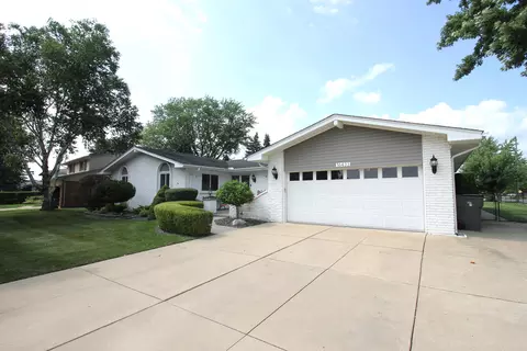 16433 Monticello, Clinton Township, MI 48038