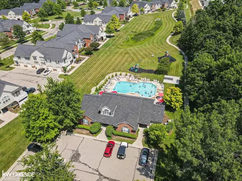 4110 Hampton Rdg, Howell, MI 48843 photo 17