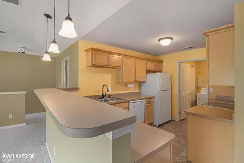4110 Hampton Rdg, Howell, MI 48843 photo 7