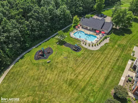 4110 Hampton Rdg, Howell, MI 48843 photo 18