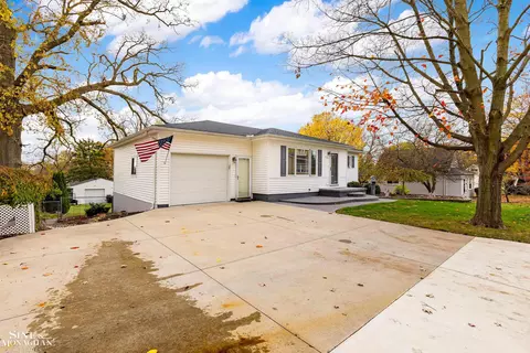 701 S 10th, Saint Clair, MI 48079