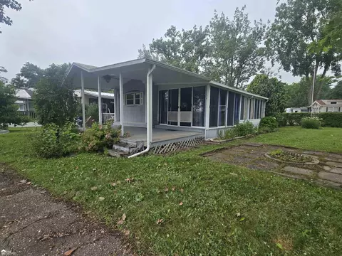 10001 E Goodall #229, Durand, MI 48429