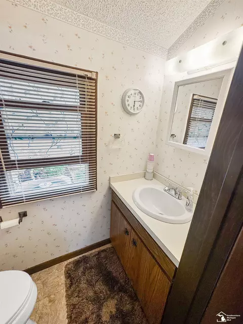 Bath - 1534 Doty, Monroe, MI 48162 photo 1 of 4