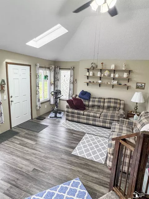 Living - 1534 Doty, Monroe, MI 48162 photo 3 of 3