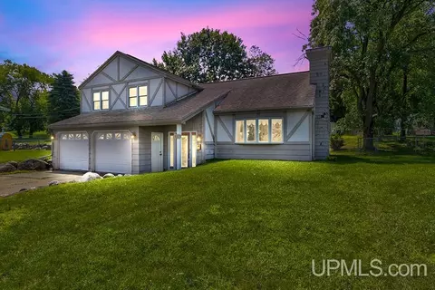 909 E Margaret, Iron Mountain, MI 49801