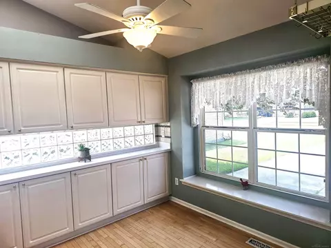 Kitchen - 51810 Walnut, Macomb, MI 48042 photo 2 of 10