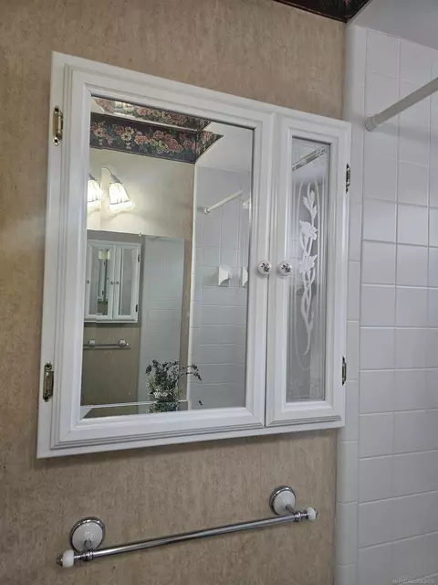 Bath - 51810 Walnut, Macomb, MI 48042 photo 4 of 10