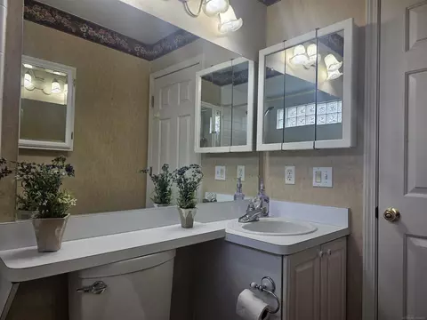 Bath - 51810 Walnut, Macomb, MI 48042 photo 3 of 10