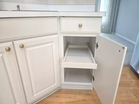 Kitchen - 51810 Walnut, Macomb, MI 48042 photo 6 of 10