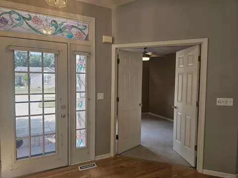 Entry Way - 51810 Walnut, Macomb, MI 48042 photo 4 of 5