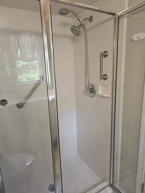 Bath - 51810 Walnut, Macomb, MI 48042 photo 7 of 10