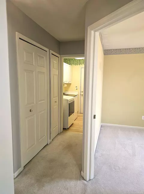 Entry Way - 51810 Walnut, Macomb, MI 48042 photo 5 of 5