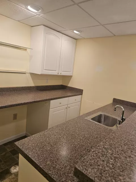 Kitchen - 51810 Walnut, Macomb, MI 48042 photo 9 of 10