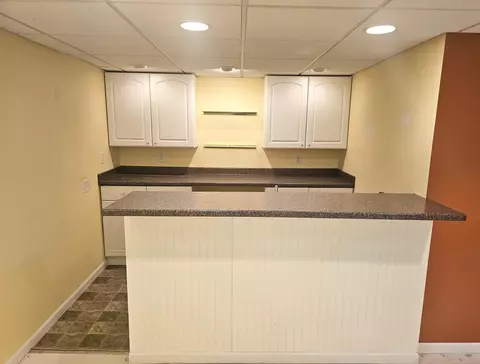 Kitchen - 51810 Walnut, Macomb, MI 48042 photo 8 of 10