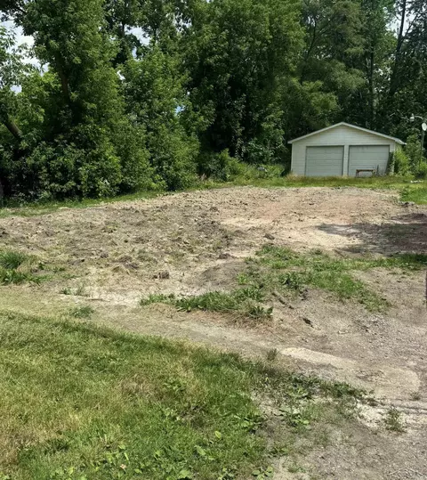 3086 Jackson, Saginaw, MI 48604
