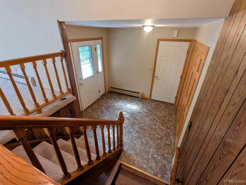 Entry Way - 32 Elder, Marquette, MI 49855 photo 1 of 3