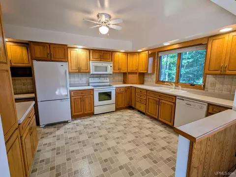 Kitchen - 32 Elder, Marquette, MI 49855 photo 1 of 3