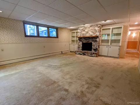 Living - 32 Elder, Marquette, MI 49855 photo 10 of 12