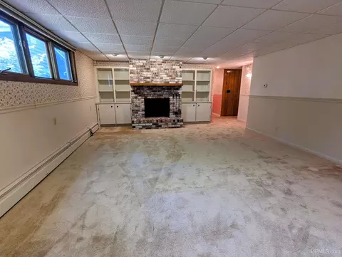Living - 32 Elder, Marquette, MI 49855 photo 11 of 12