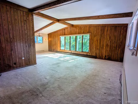 Living - 32 Elder, Marquette, MI 49855 photo 3 of 12
