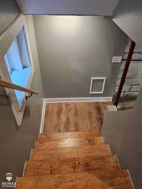 Entry Way - 624 E Comstock, Owosso, MI 48867 photo 3 of 3