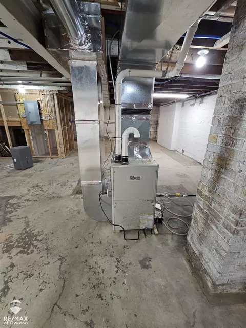 Other - 624 E Comstock, Owosso, MI 48867 photo 10 of 12