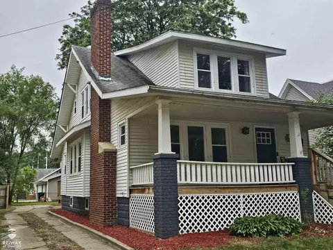 Exterior - 624 E Comstock, Owosso, MI 48867 photo 3 of 3
