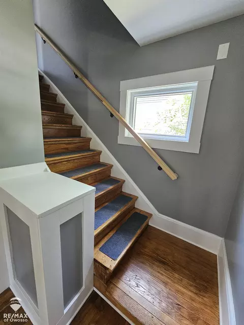 Entry Way - 624 E Comstock, Owosso, MI 48867 photo 1 of 3