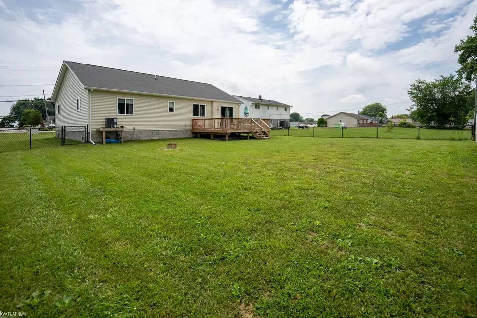 Exterior - 48373 Jefferson, New Baltimore, MI 48047 photo 5 of 6