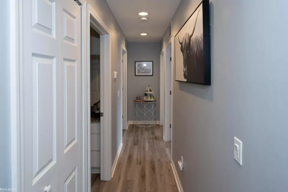 Entry Way - 48373 Jefferson, New Baltimore, MI 48047 photo 2 of 3