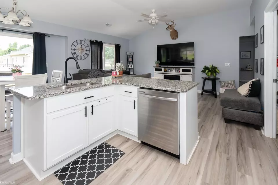 Kitchen - 48373 Jefferson, New Baltimore, MI 48047 photo 2 of 5