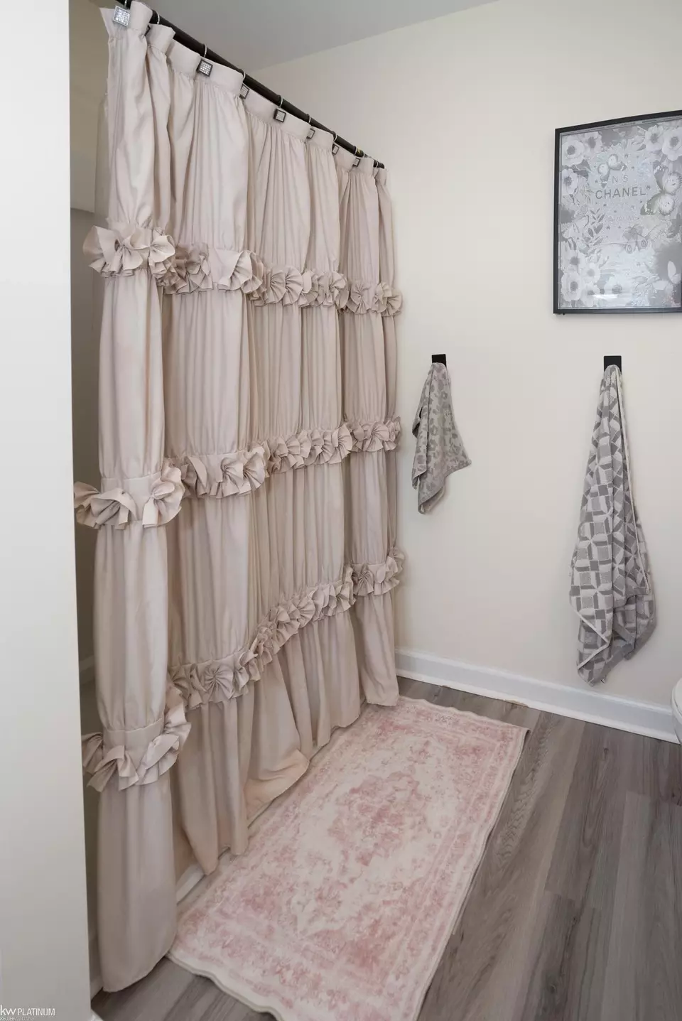Bath - 48373 Jefferson, New Baltimore, MI 48047 photo 7 of 8